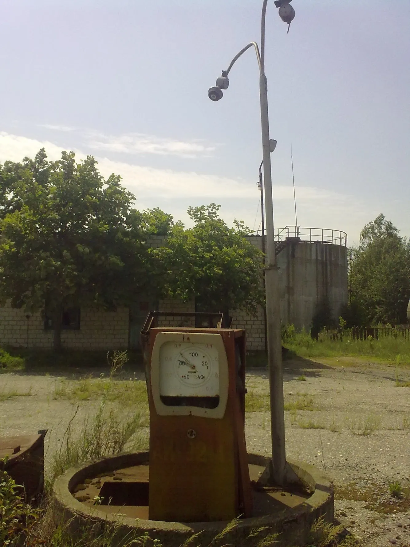 Another broken gas station