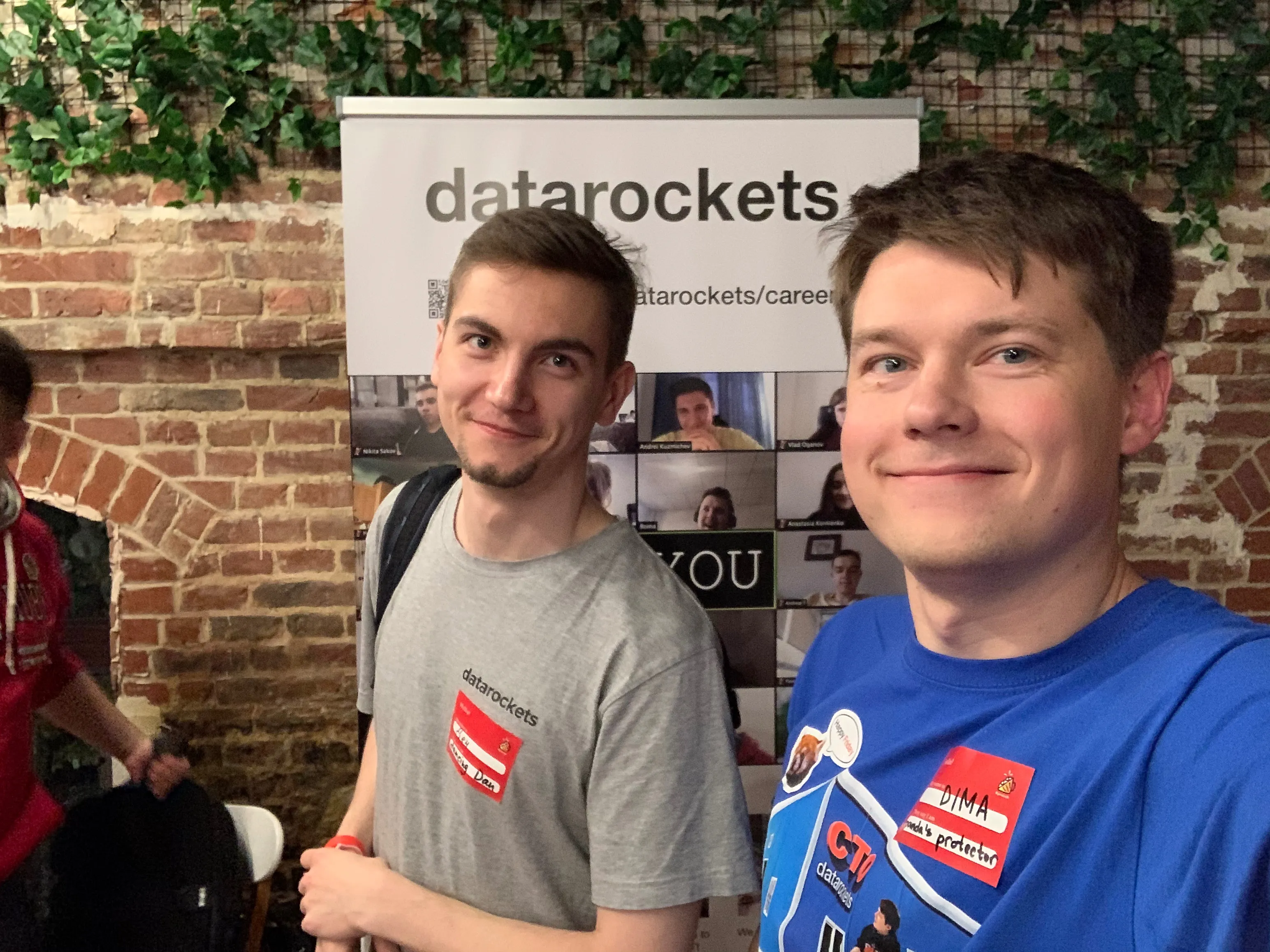 In front of the datarockets rollup at Pivorak